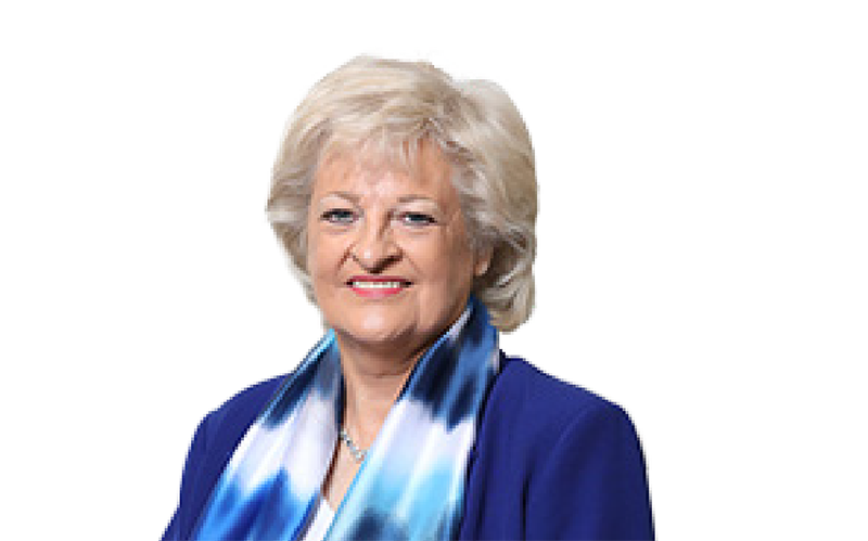 Patricia King, Comhalta Coiste